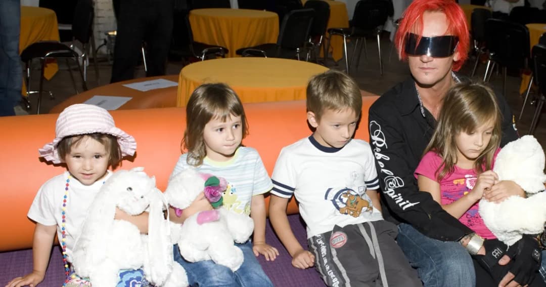 Ile dzieci ma Wiśniewski? Odkrywamy rozmiar rodziny króla popu!