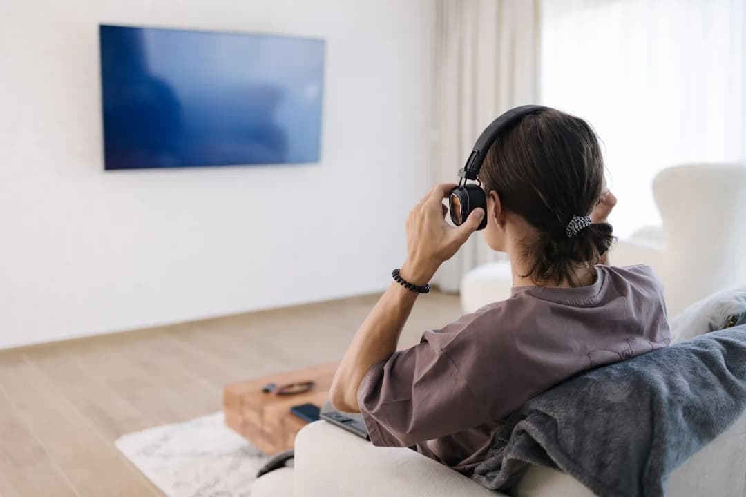 Jak podłączyć słuchawki do telewizora i uniknąć problemów z dźwiękiem