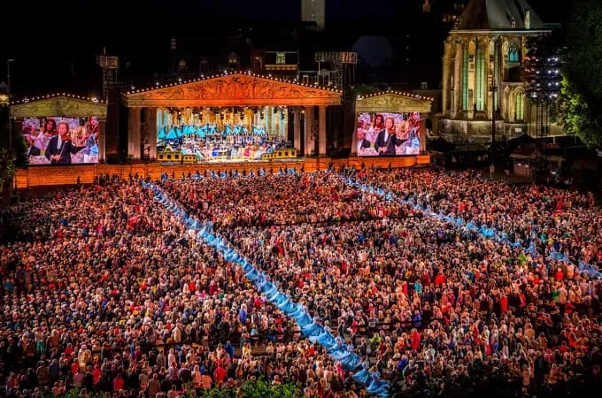 Ile trwa koncert? Poznaj czas trwania występów znanych artystów